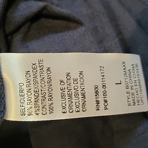 Democracy top L NWOT - Picture 5 of 6